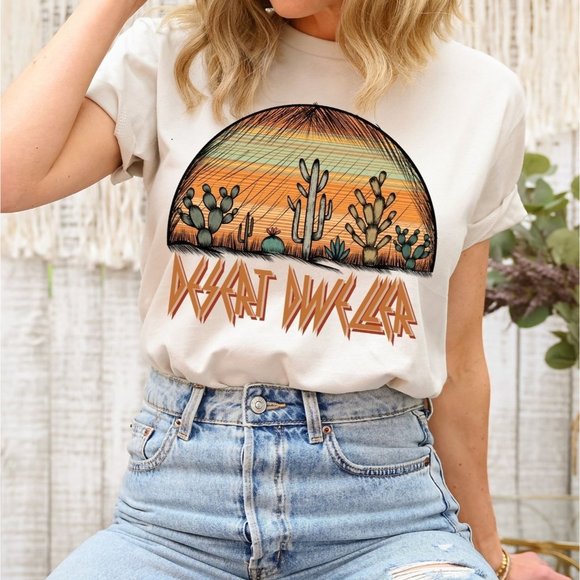 DESERT DWELLER Handmade Graphic Tee - Picture 4 of 4